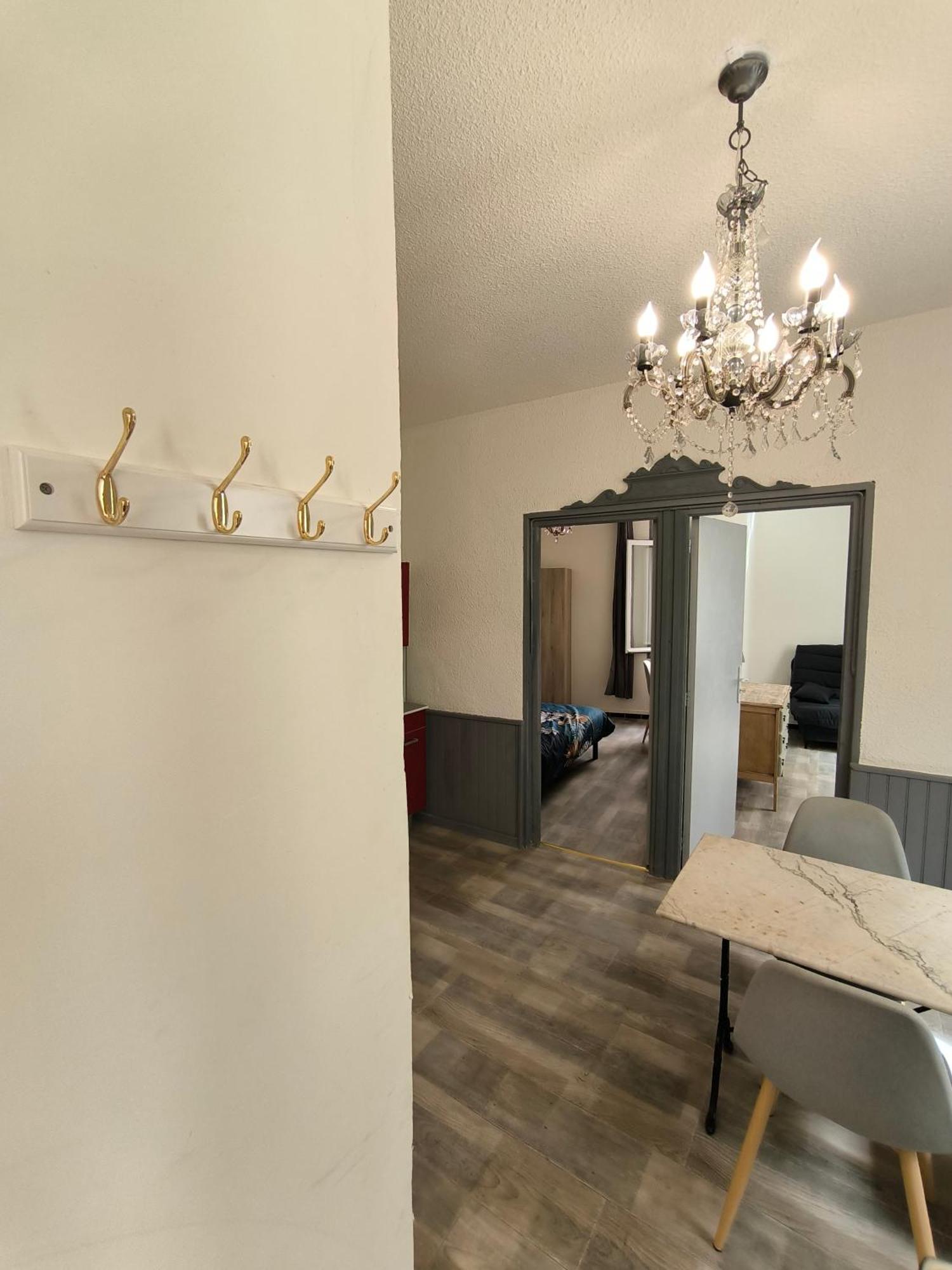 Appartement Chaleureux Dans Le Centre De Beziers Luaran gambar