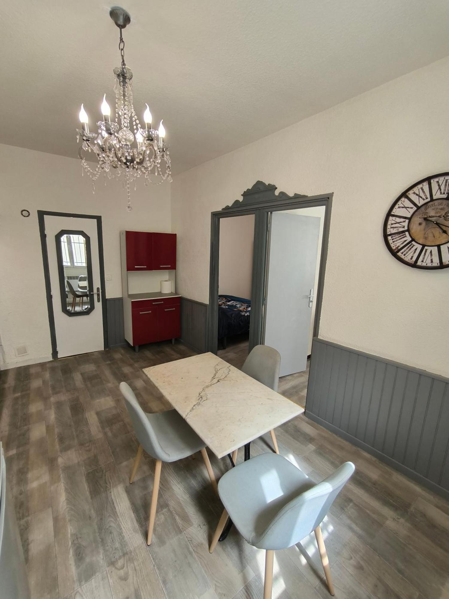 Appartement Chaleureux Dans Le Centre De Beziers Luaran gambar