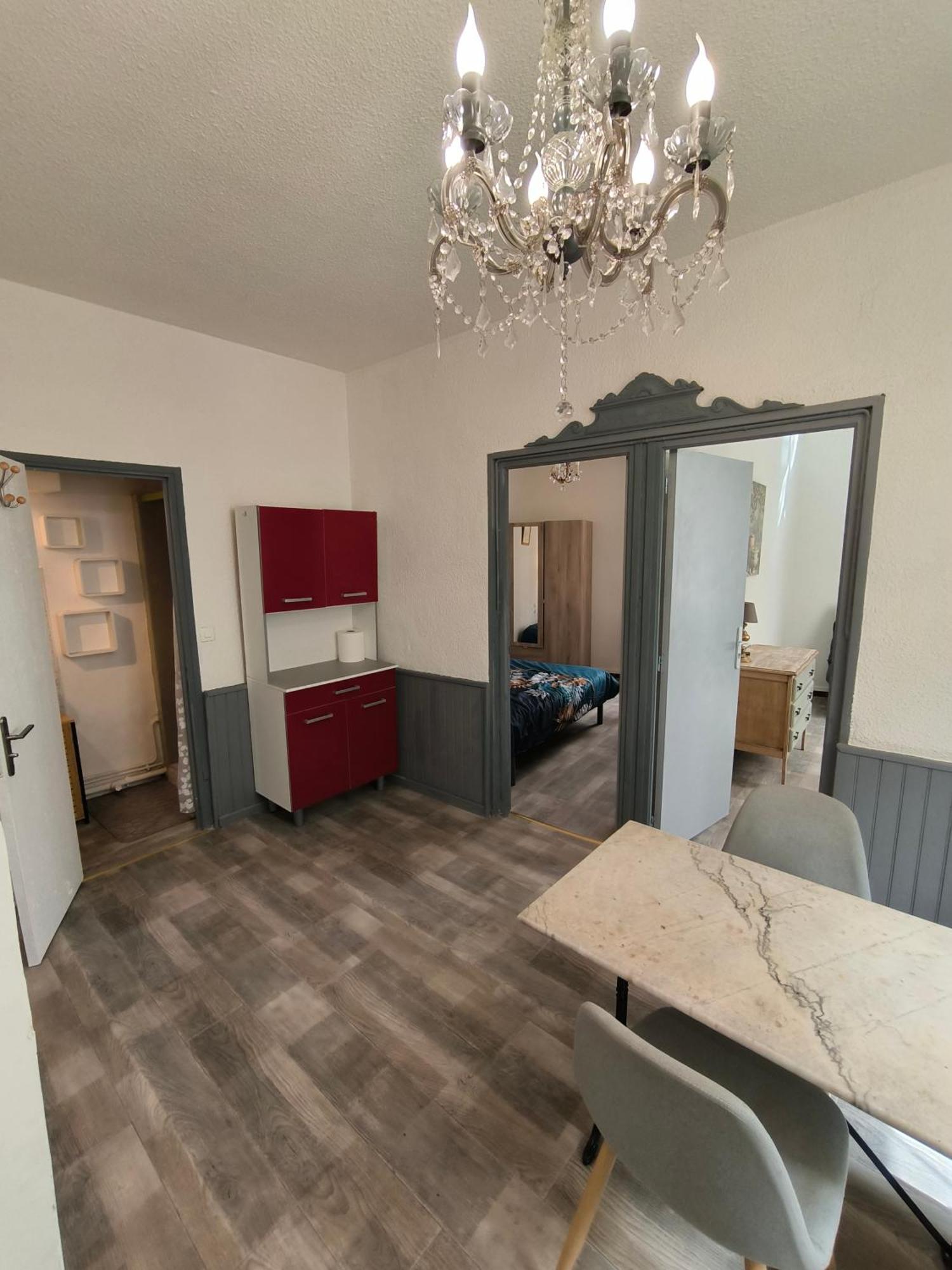 Appartement Chaleureux Dans Le Centre De Beziers Luaran gambar