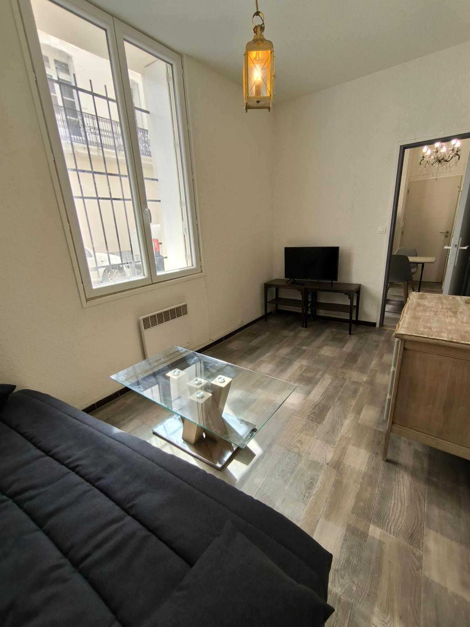 Appartement Chaleureux Dans Le Centre De Beziers Luaran gambar