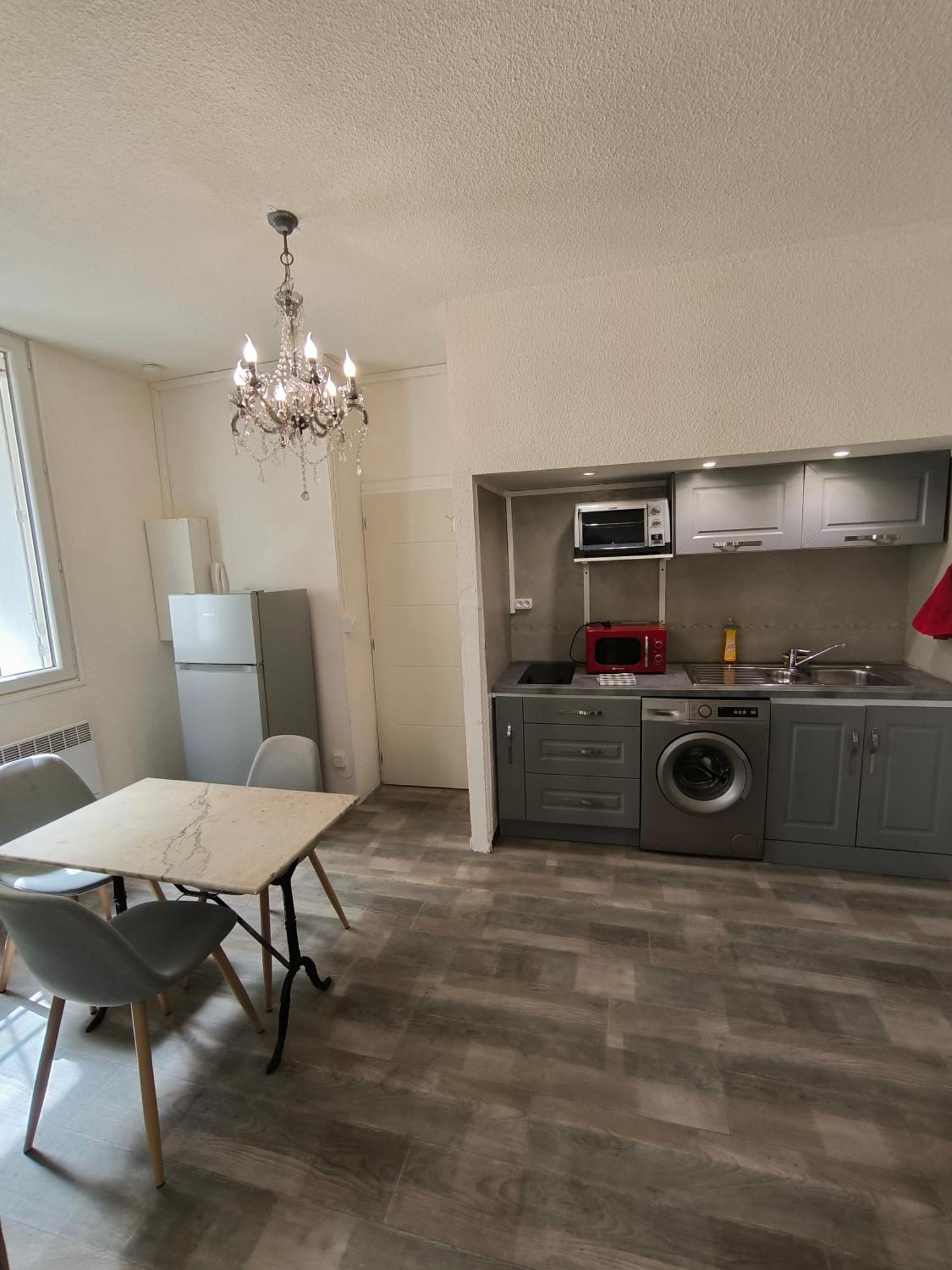 Appartement Chaleureux Dans Le Centre De Beziers Luaran gambar