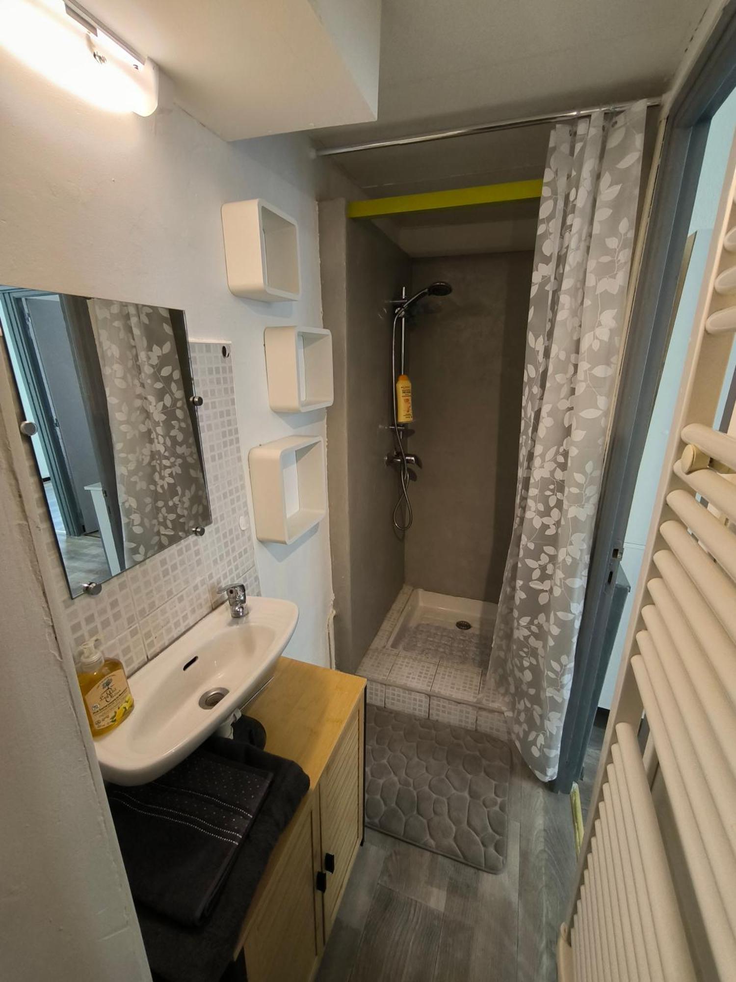 Appartement Chaleureux Dans Le Centre De Beziers Luaran gambar